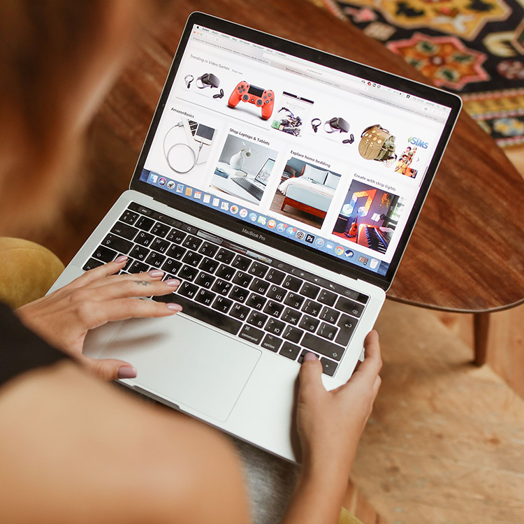 ecommerce-retail-store-laptop-shopping